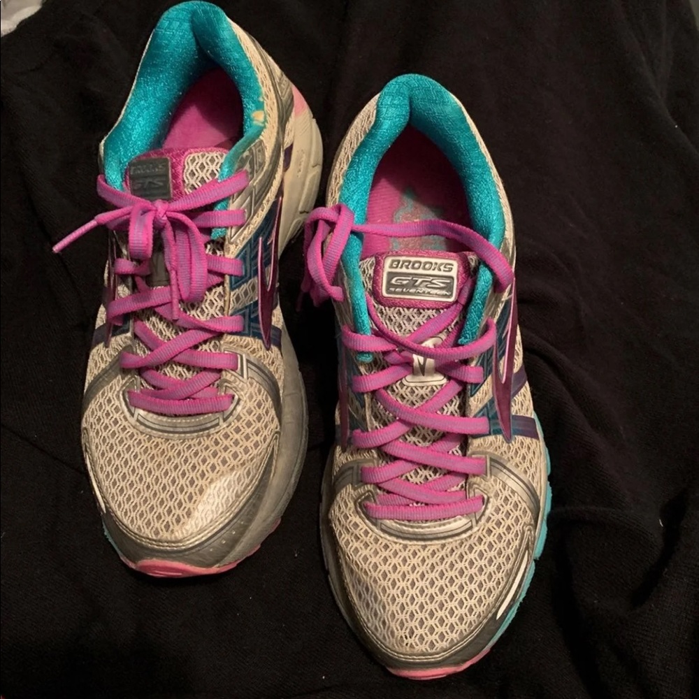 Brooks GTS 17